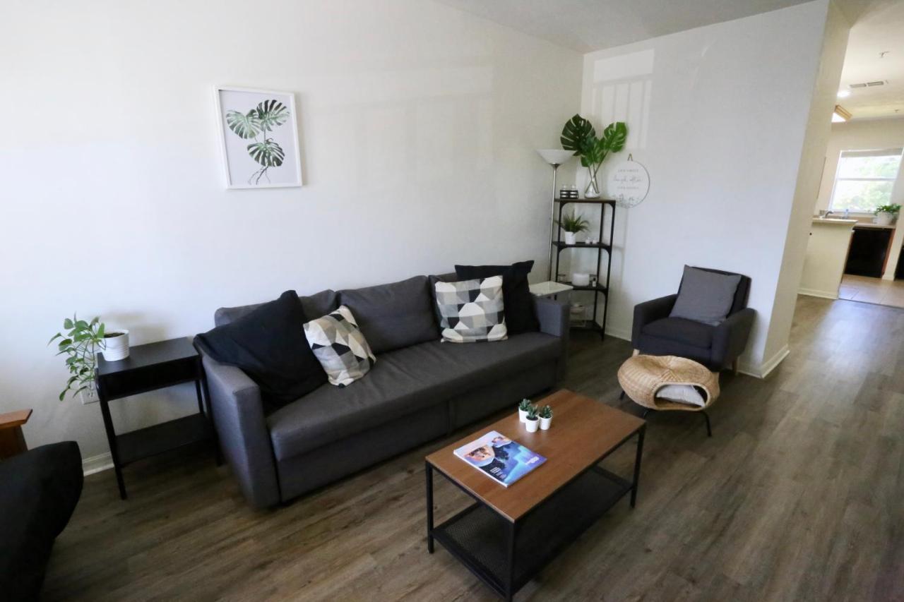 Oaks Modern & Comfy Condo In The Perfect Location 게인즈빌 외부 사진